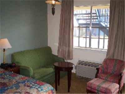 Somerville Inn And Suites מראה חיצוני תמונה