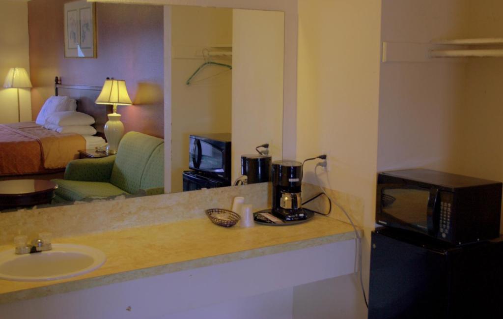 Somerville Inn And Suites חדר תמונה